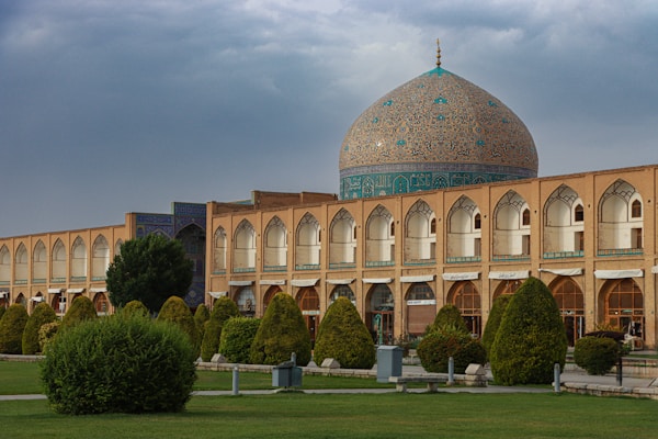 نمونه‌کار صادق کرمانشاهی